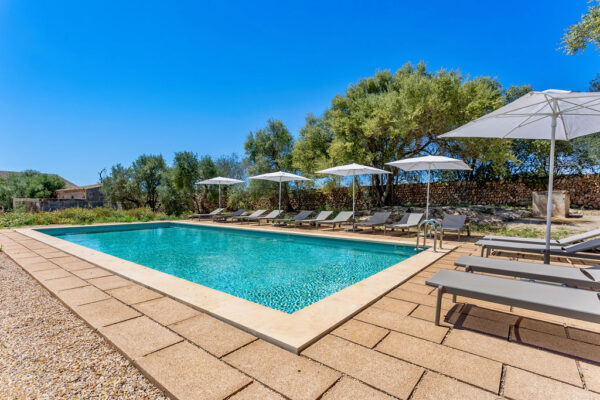 Villa-piscina-grade-tranquila-049